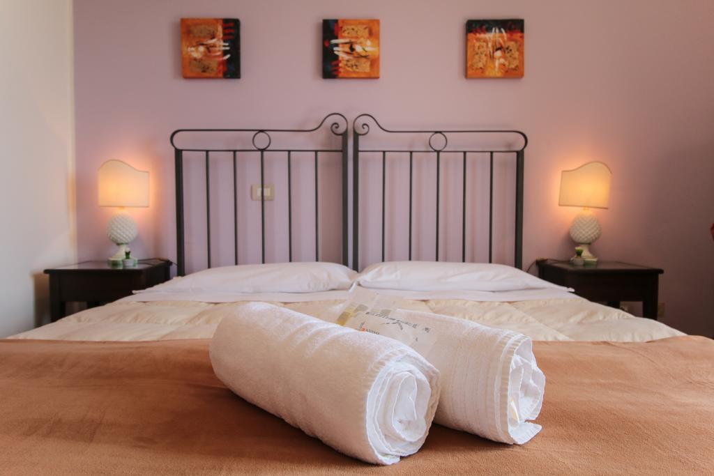 B&B Regina Carolina Caltagirone Exterior photo